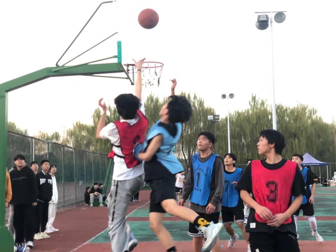 學(xué)?；顒?dòng)